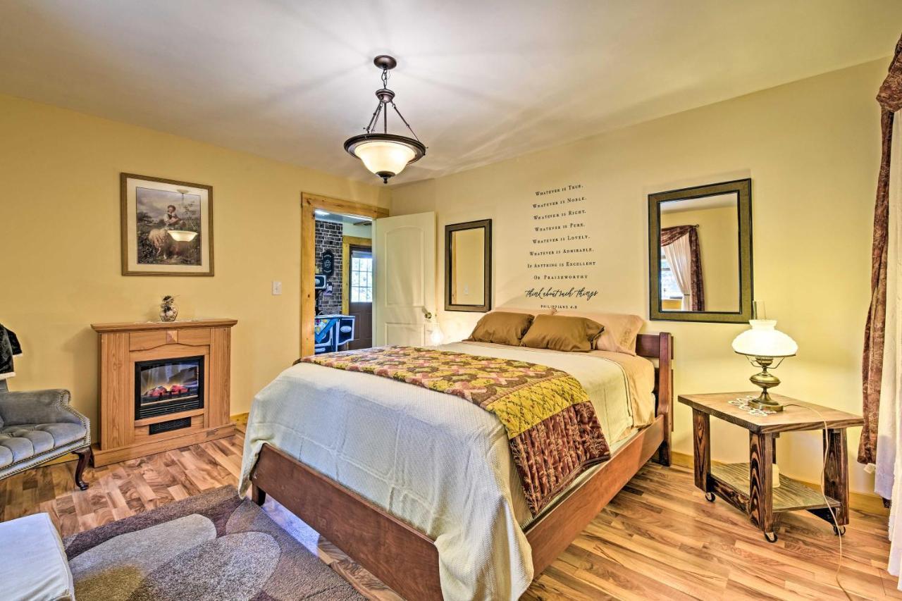 Honey House Cabin - A Quiet Countryside Retreat! Nappanee Eksteriør bilde