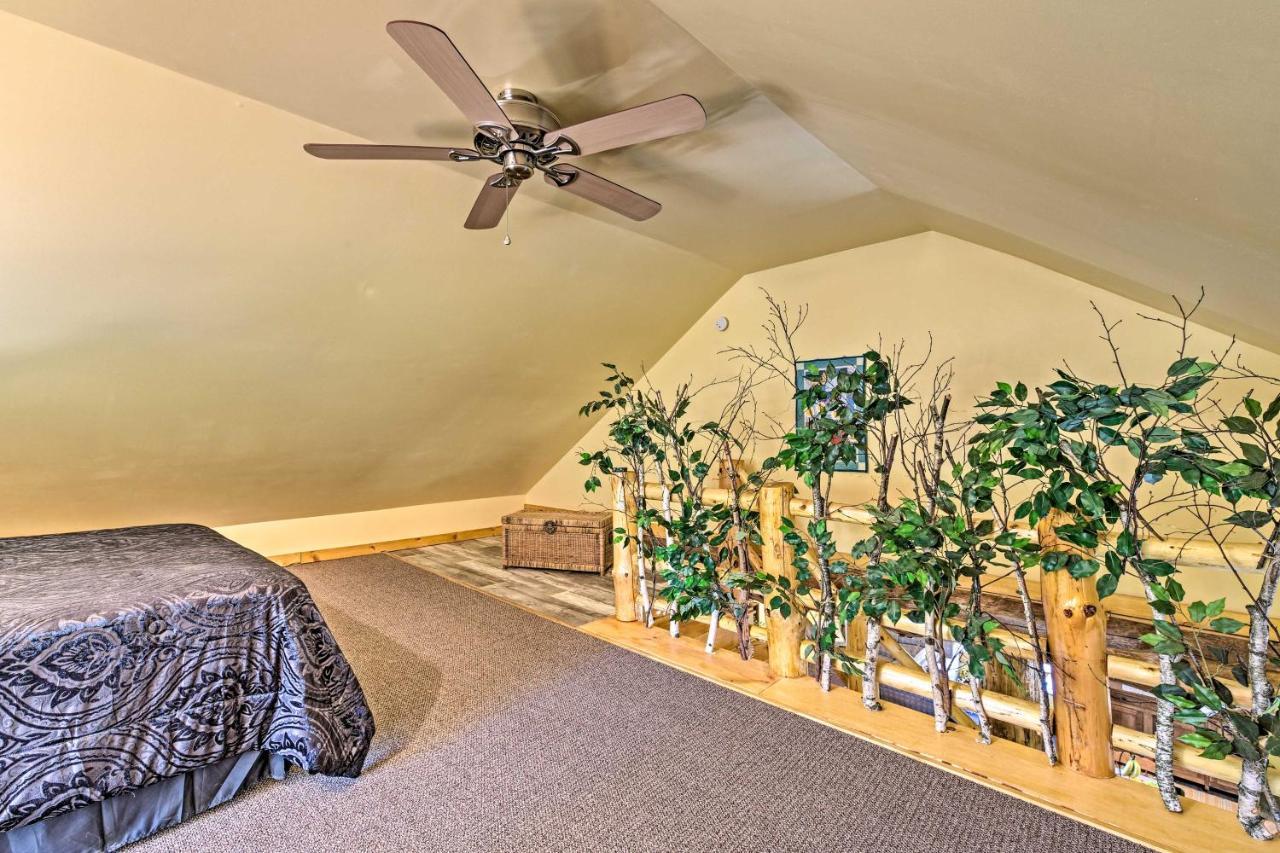 Honey House Cabin - A Quiet Countryside Retreat! Nappanee Eksteriør bilde