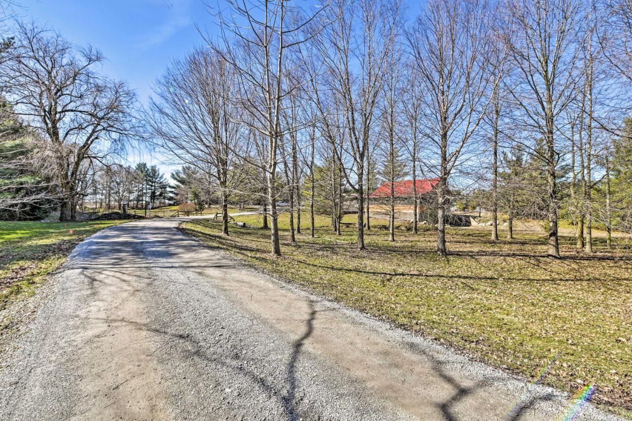 Honey House Cabin - A Quiet Countryside Retreat! Nappanee Eksteriør bilde
