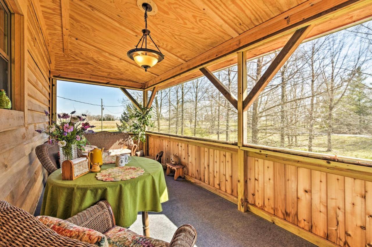 Honey House Cabin - A Quiet Countryside Retreat! Nappanee Eksteriør bilde