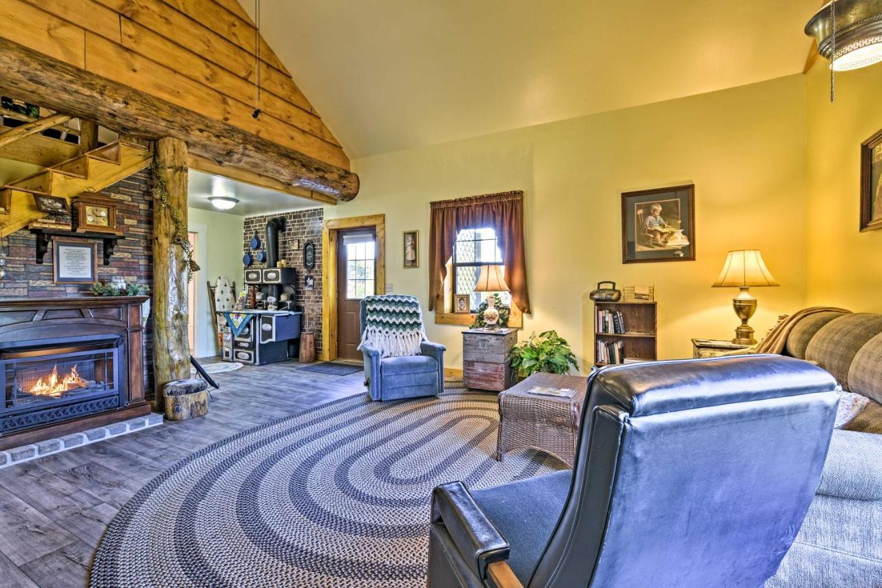 Honey House Cabin - A Quiet Countryside Retreat! Nappanee Eksteriør bilde
