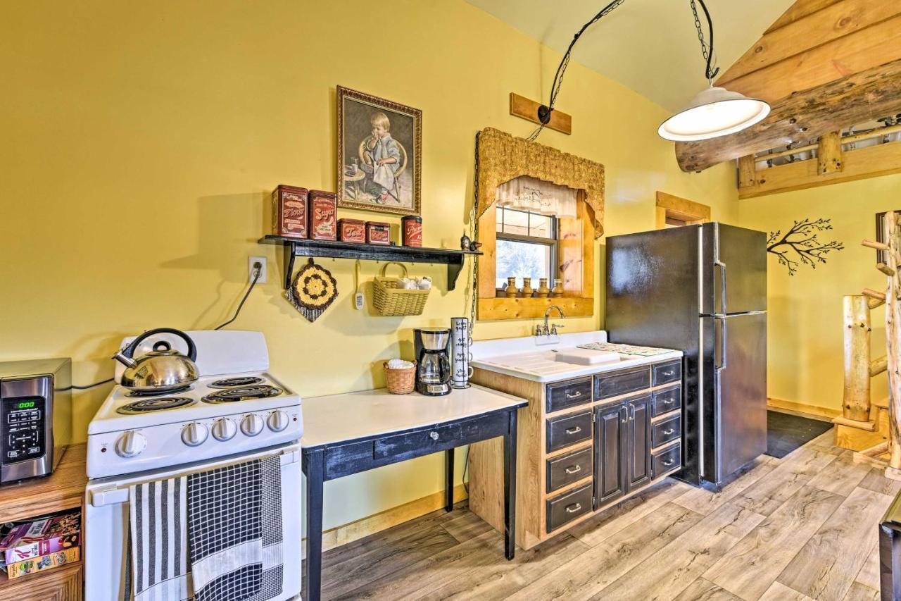 Honey House Cabin - A Quiet Countryside Retreat! Nappanee Eksteriør bilde