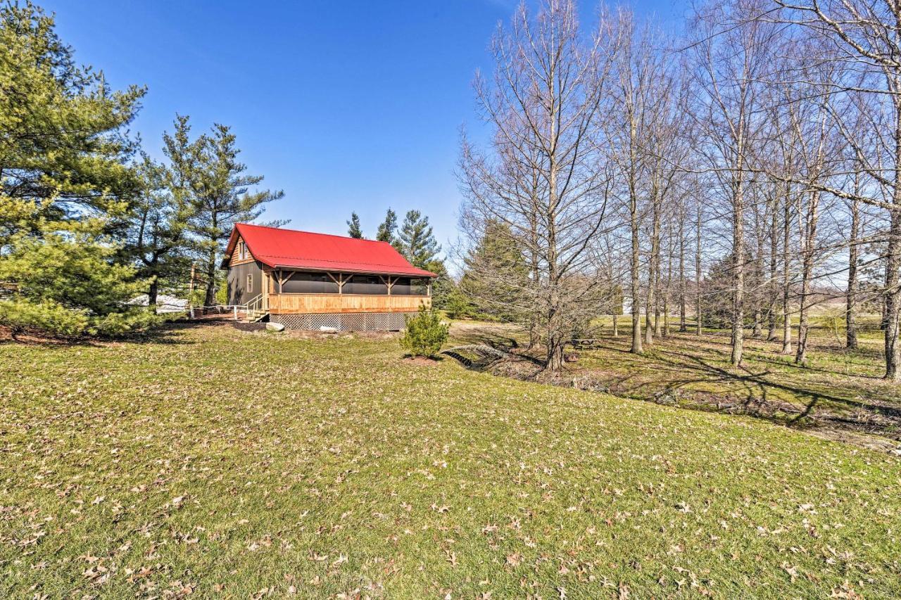 Honey House Cabin - A Quiet Countryside Retreat! Nappanee Eksteriør bilde