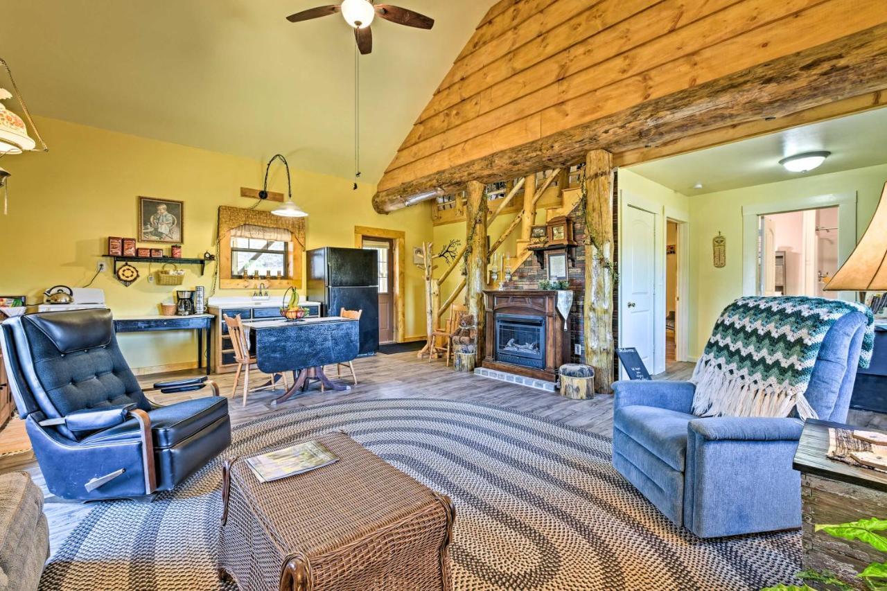 Honey House Cabin - A Quiet Countryside Retreat! Nappanee Eksteriør bilde