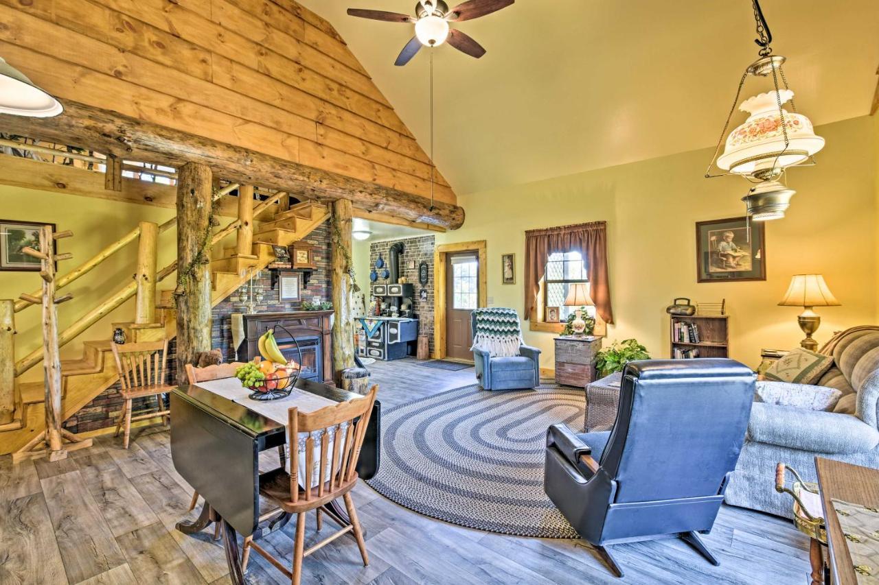 Honey House Cabin - A Quiet Countryside Retreat! Nappanee Eksteriør bilde