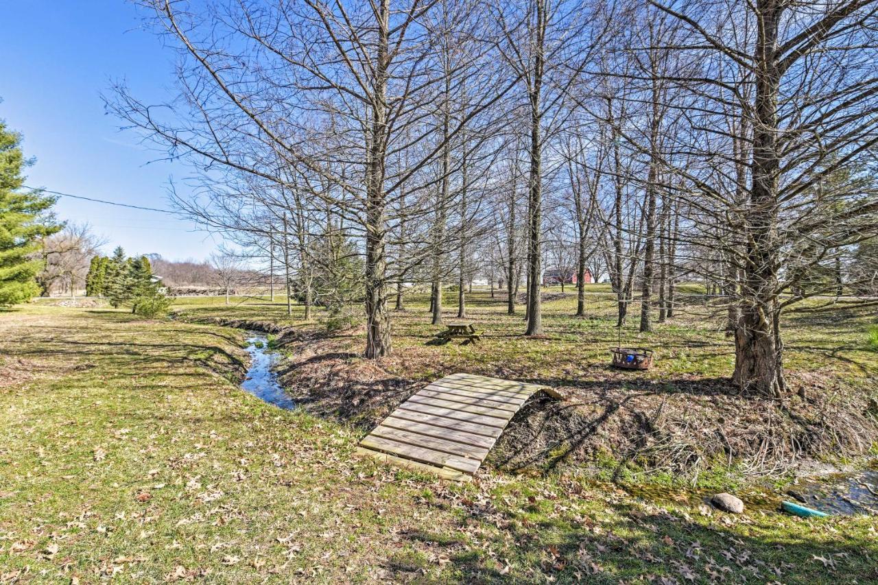 Honey House Cabin - A Quiet Countryside Retreat! Nappanee Eksteriør bilde